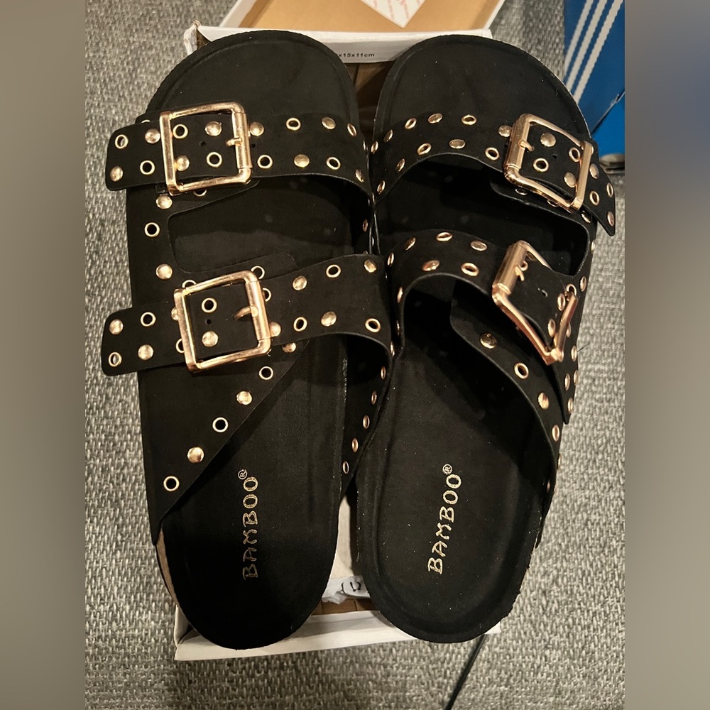 NWT :: Bamboo gold sandals